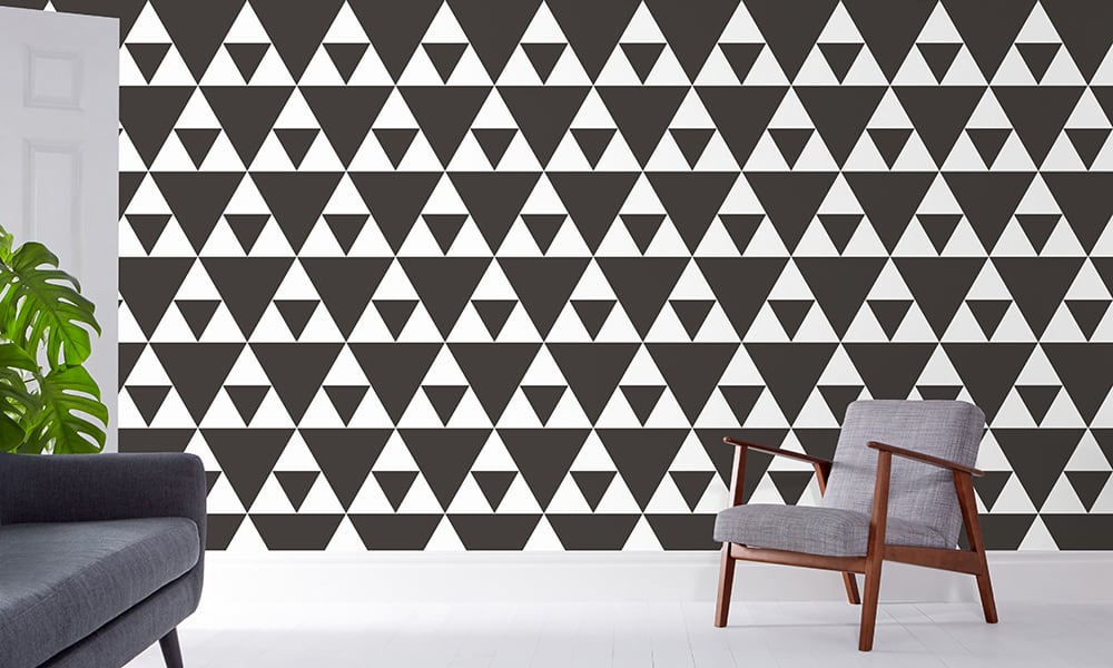 Black and white coloured traingle patterned wallpaper in medium scale